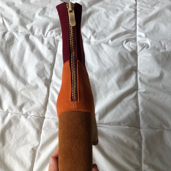 Trendy faux suede 70’s inspired boot. - Picture 4 of 5